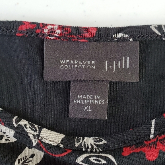 J. Jill Wearever Collection Velour Hem Top Size XL Long Sleeve Dark Floral - Picture 12 of 13